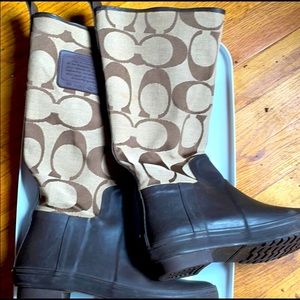 Like new Coach rain boots mint condition size 7 👢